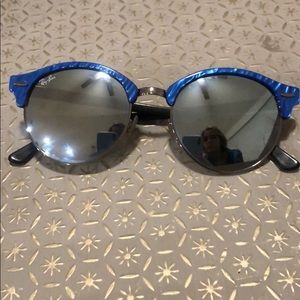 Ray-Ban Mirrored Round Sunglasses